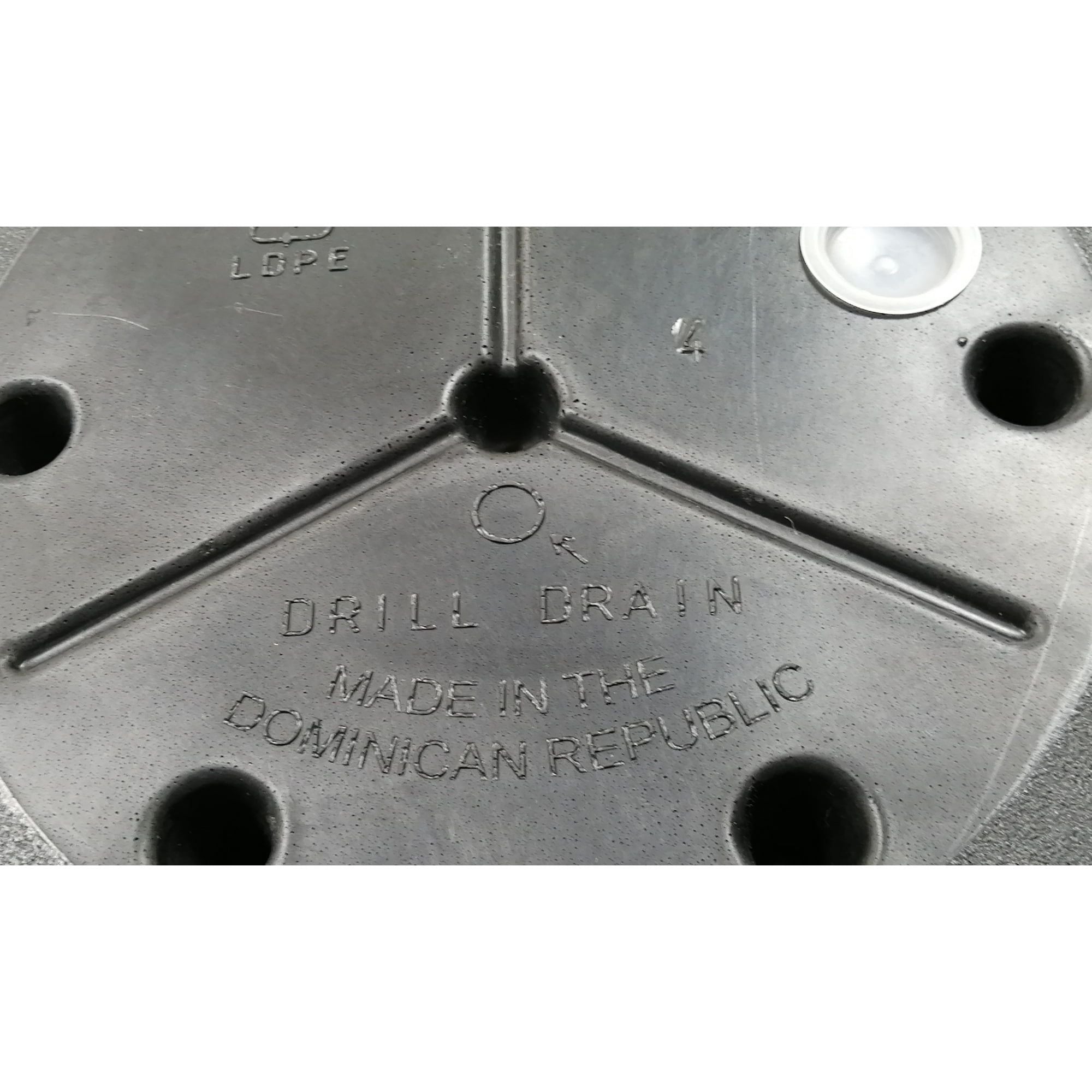 18in Mosswood Resin Planter, Matte Black